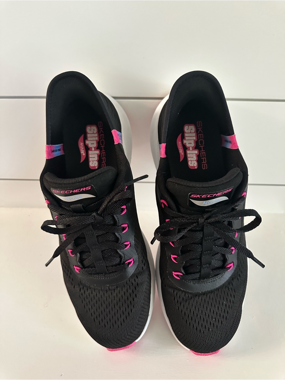 Skechers Arch Fit Slip-Ons Sneakers Like New - Picture 4 of 9